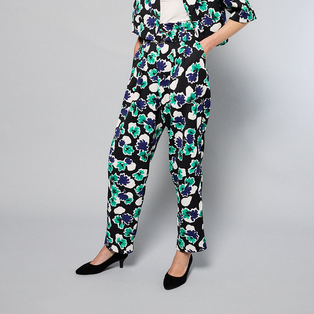 フローラルプリントプリーツパンツ