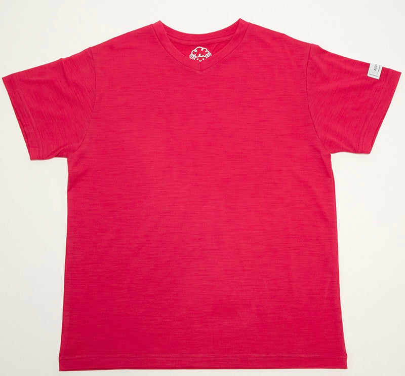 肌と地球に優しい「VネックTシャツ」