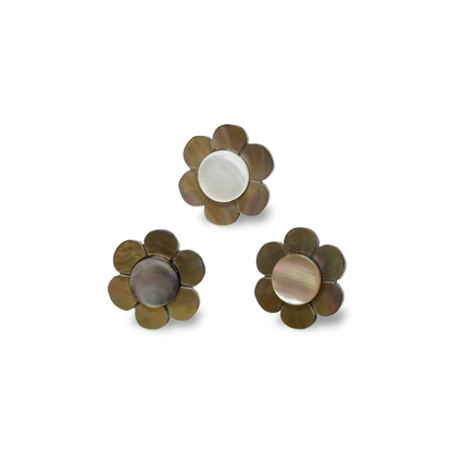 茶蝶貝ブートニエール