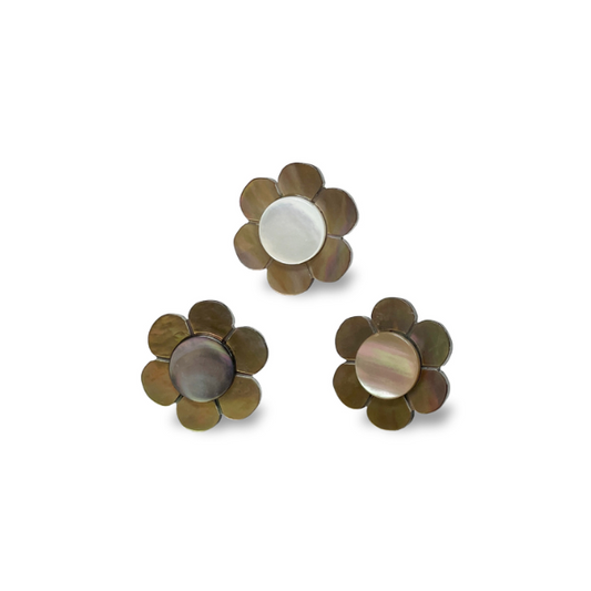 茶蝶貝ブートニエール