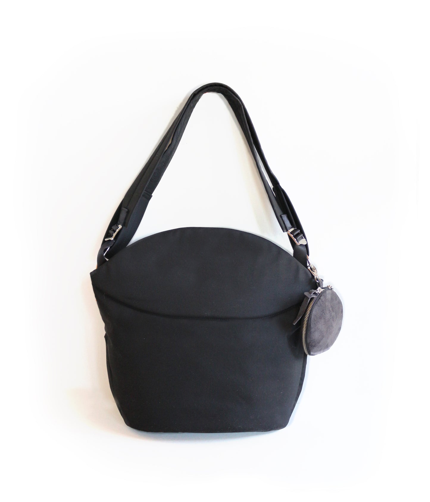 20kgまでのお子さまを抱っこできるファッションバッグ・「N/ORN」（ノルン）