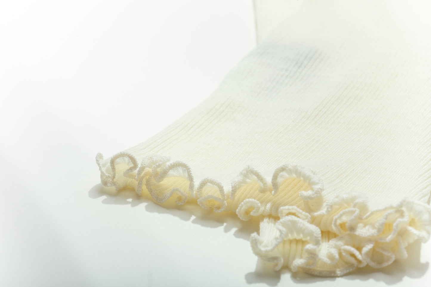 macaroni ウールレース付プルオーバー