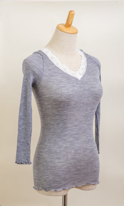 macaroni ウールレース付プルオーバー